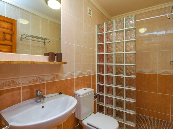 Bathroom 4, Country House with Pool, Alicante