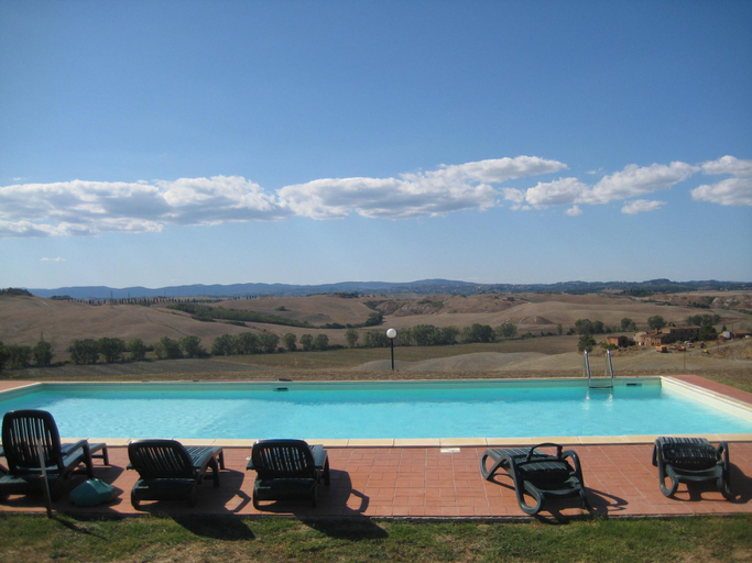Others 3, Spacious Tuscan Farmhouse, Siena
