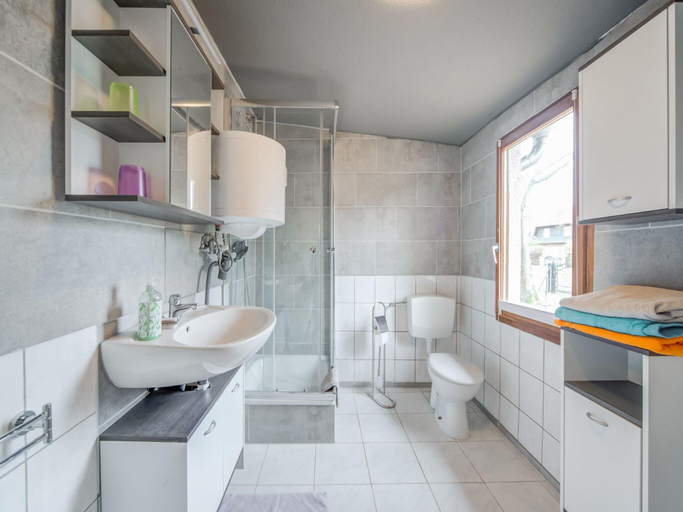 Bathroom 3, Gartenbungalow in Blankenfelde-Mahlow, Teltow-Fläming