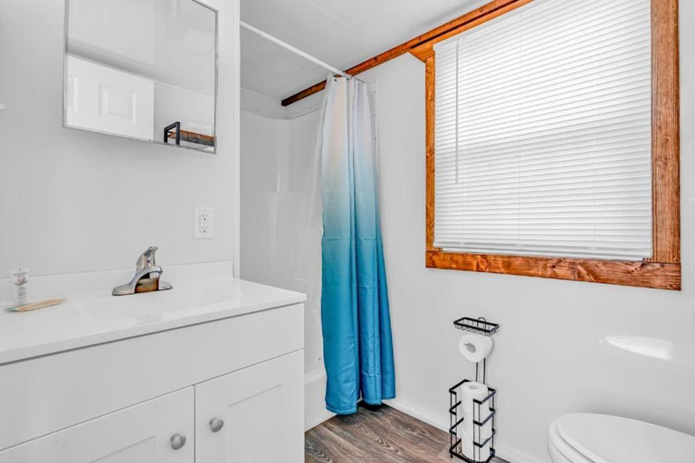 Bathroom 3, Treasure Harbor, Monroe