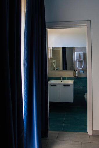 Bathroom 3, Hotel Pina Ristorante, Teramo