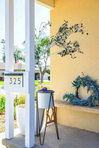 Room 3, Modern New 3B Home Fully Stocked Cozy Sunlight, Los Angeles