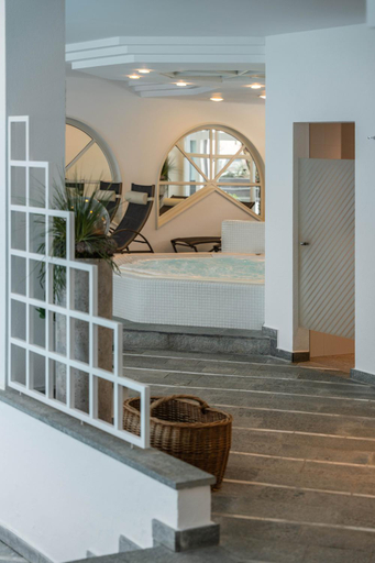 Exterior & Views 2, Ferien & Wellnesshotel Windschar, Bolzano
