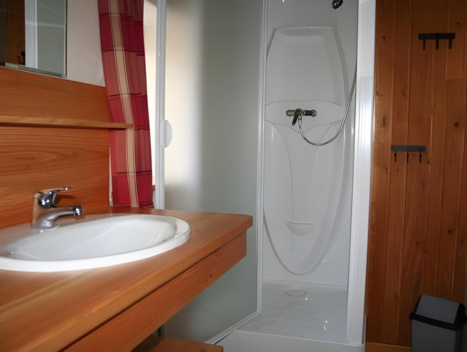 Bathroom 3, Elegant Beverce Escape, Liège