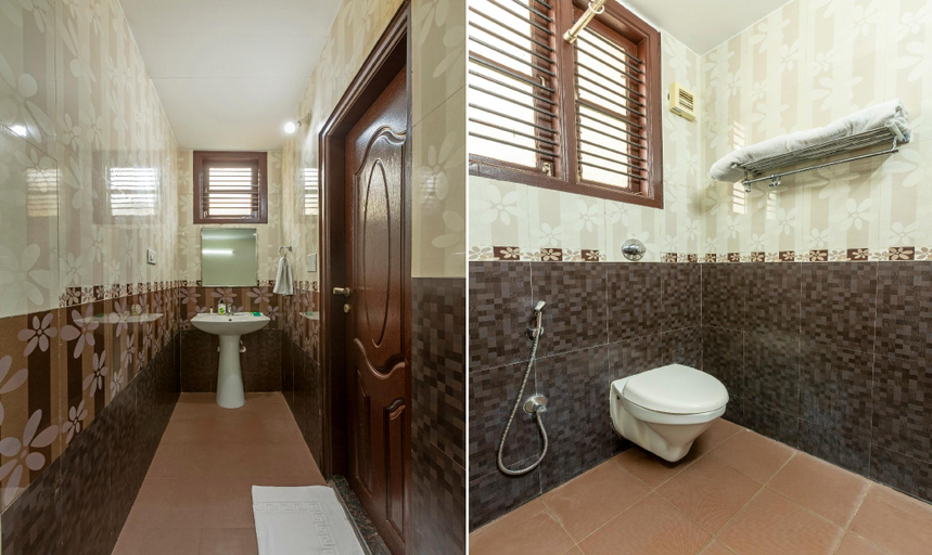 Bathroom 3, Treebo Akshaya Residency, Bangalore