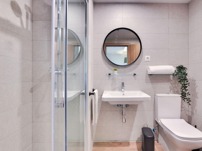 Bathroom 3, Livensa Living Studios Madrid Alcobendas - SK, Madrid