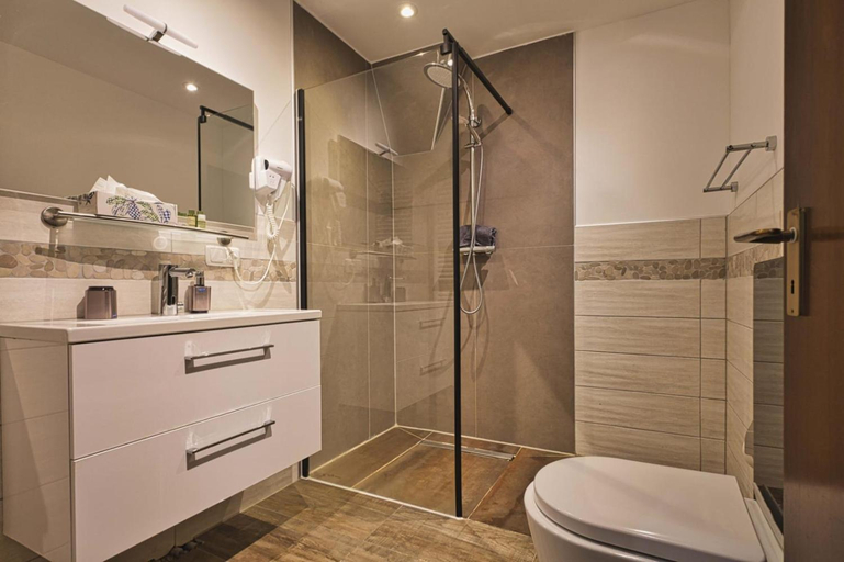 Bathroom 4, Hotel Krone Riesling, Trier-Saarburg