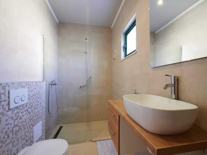 Bathroom 3, Apartments Vujina - Comfort Studio Apartment with Terrace 3 Luka, Kaštela
