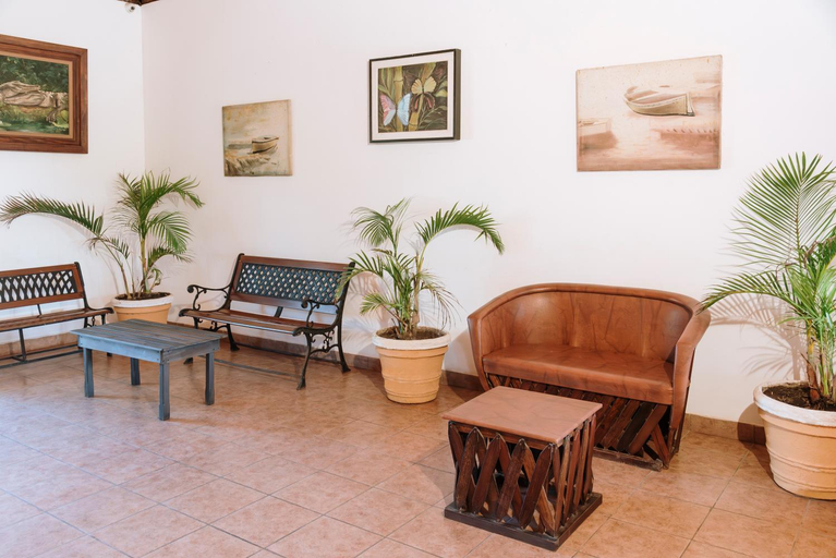 Public Area 3, Hotel Cayman Suites, Taxisco