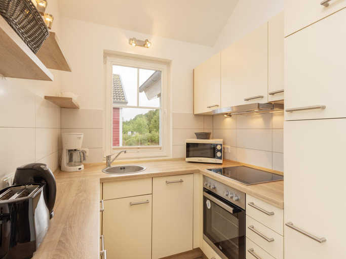Others 2, Bungalow by the Sea with Sauna in Germany, Ostholstein