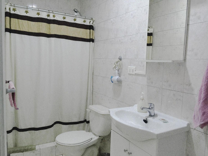 Bathroom, Hotel Universitario, Cordillera