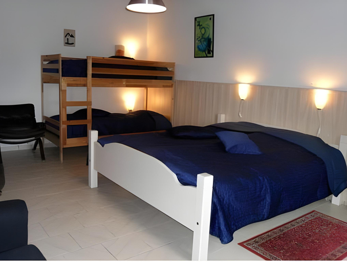 Bedroom 2, Comfortable holiday home with spacious garden, Allier