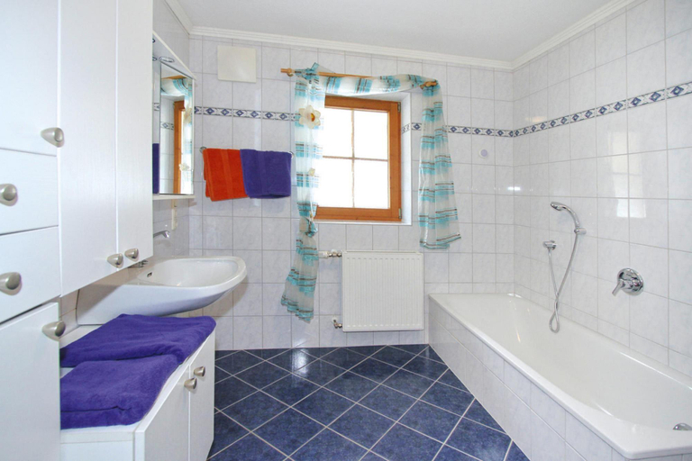 Bathroom 3, House in Krimml near Waterfalls Hiking Trails, Zell am See
