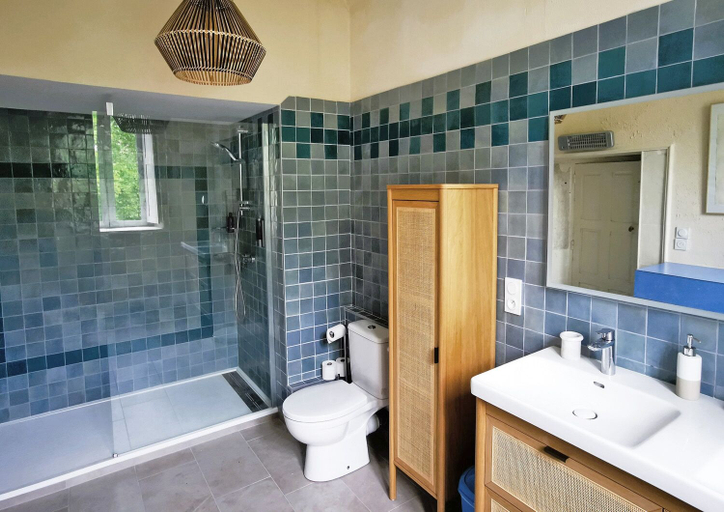 Bathroom 3, Chateau de Coubloust, Indre