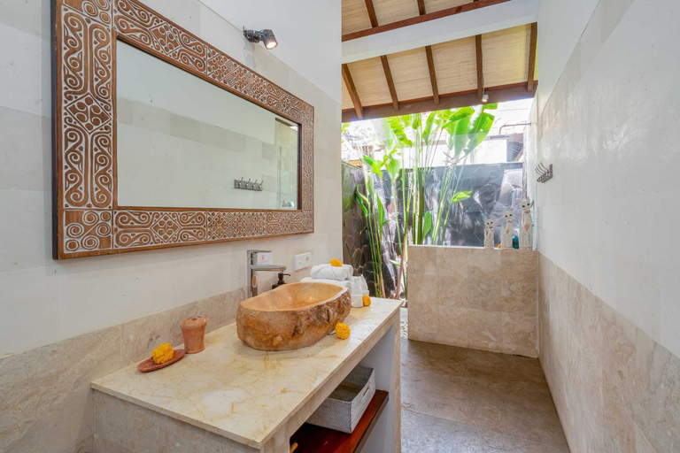 Others 5, Villa Nolan, Badung