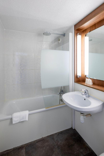 Bathroom 4, Noemys Arles, Bouches-du-Rhône