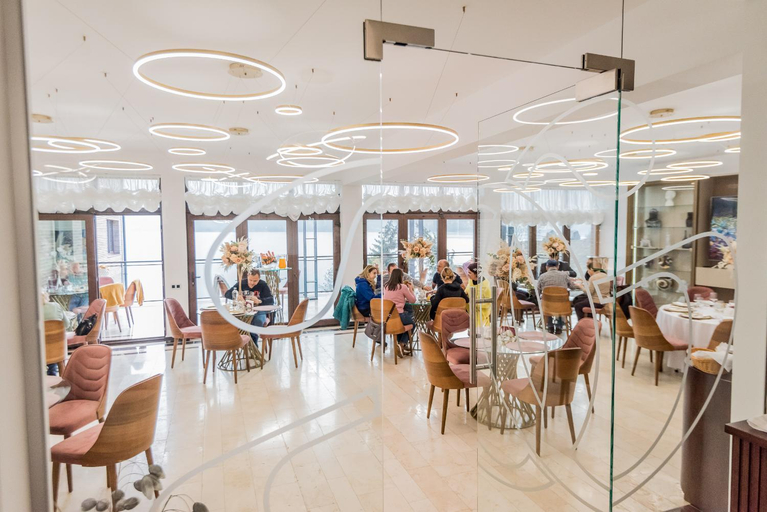 Food & Drinks 5, Villa Galleria, Bistrita Bargaului