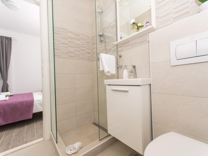 Bathroom 3, Villa LA-Comfort One Bedroom Apartment with Sea View Terrace 1, Marina