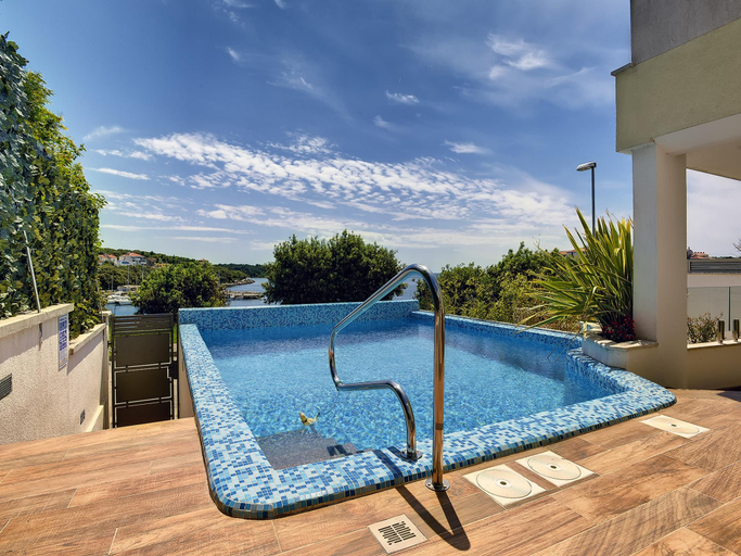 Sport & Beauty 2, Villa in Pula with Private Swimming Pool, Medulin