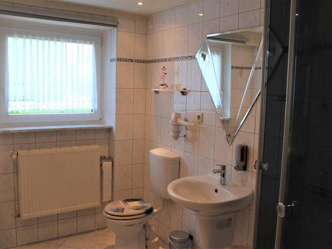 Bathroom 3, Damshagen Kustenkomfort, Nordwestmecklenburg