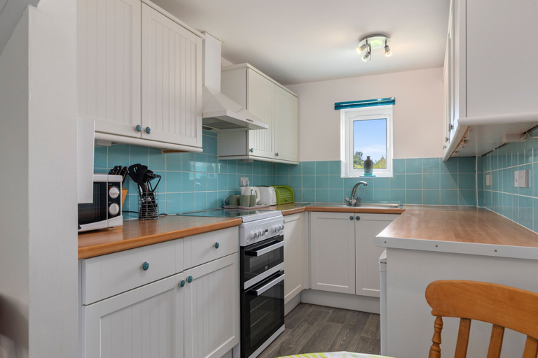 Room 3, Cornflower at Gorslwyd - Sound Retreat, Ceredigion