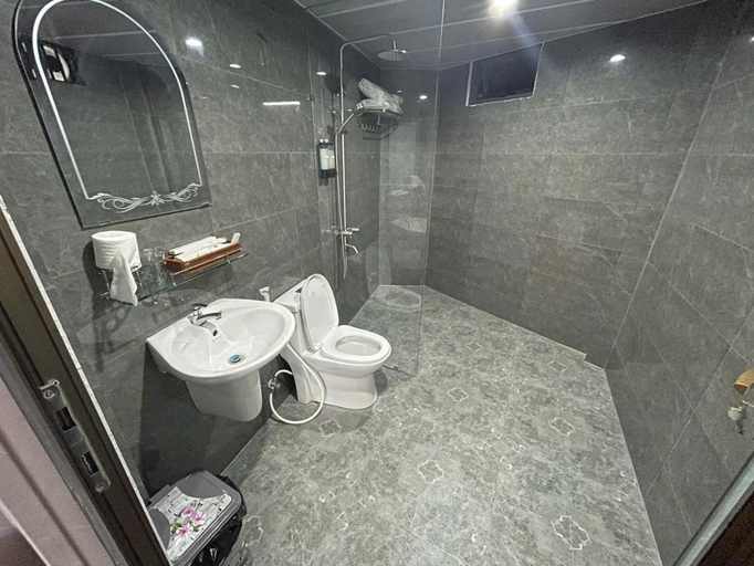 Bathroom, The Rose Hotel, Thốt Nốt