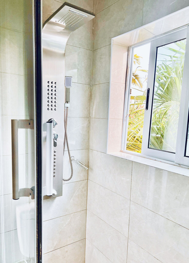 Bathroom 5, Coconut Pointe Villa & Beach Resort, Dangbe East