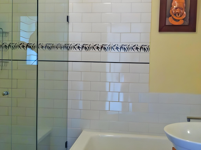 Bathroom 2, Mooltan House, Hepburn - East