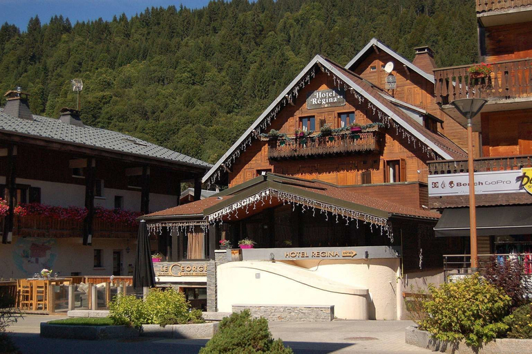 Exterior & Views