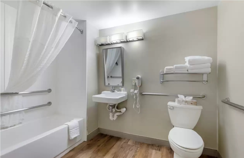 Bathroom 4, Comfort Inn Herndon-Reston, Fairfax