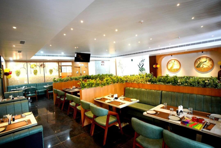 Food & Drinks 5, Sri Saaradhi Grand, Medak