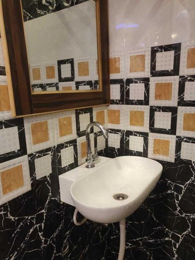 Bathroom, Royal Kashi Lodge, Kaushambi