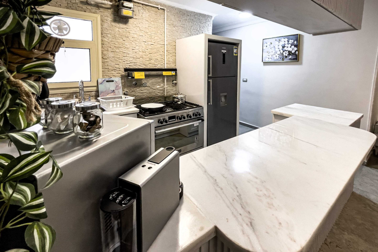 Others 3, Xuru Stays I Elegant & Modern 3 BDR Apt. @ Heliopolis, Heliopolis