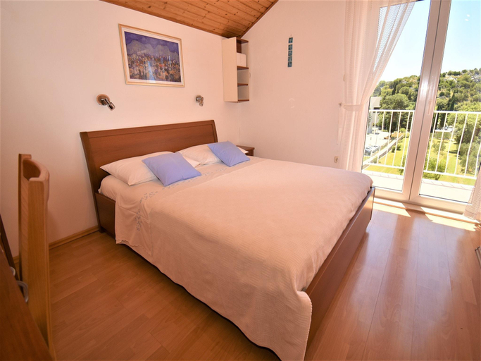 Others 4, bedroom apartment with garden, Župa Dubrovačka
