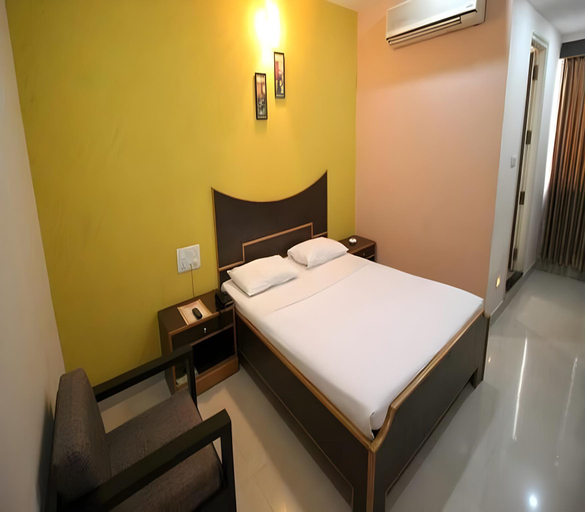 Bedroom 2, Hotel Surya Residency, Bangalore