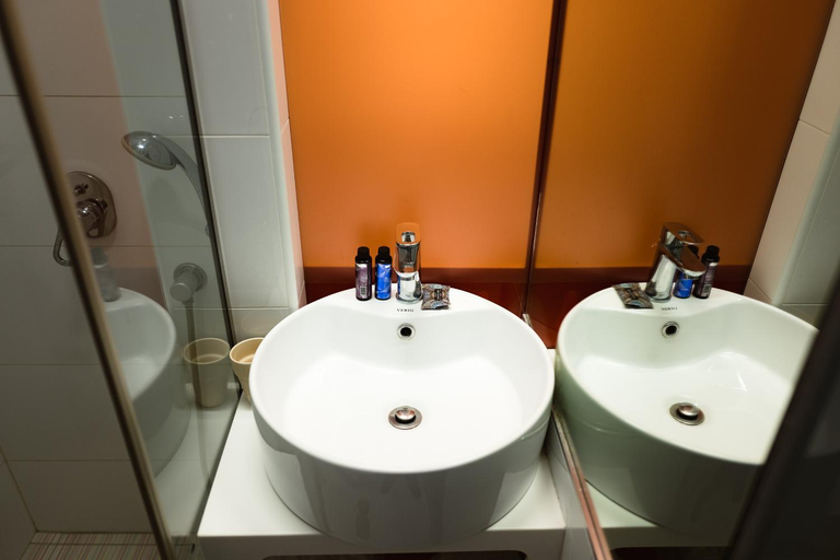 Bathroom 4, Victoria Hotel, Peloponnese
