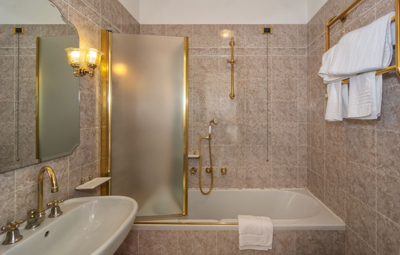 Bathroom 3, Hotel Villa Edera, Lucca