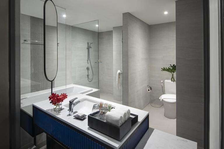 Bathroom 12