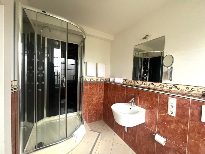 Bathroom 5, Karolingerhof, Bernkastel-Wittlich