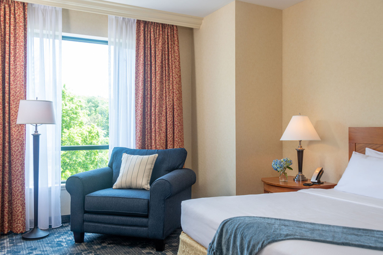 Bedroom 3, Southbridge Hotel And Conference Center, Worcester