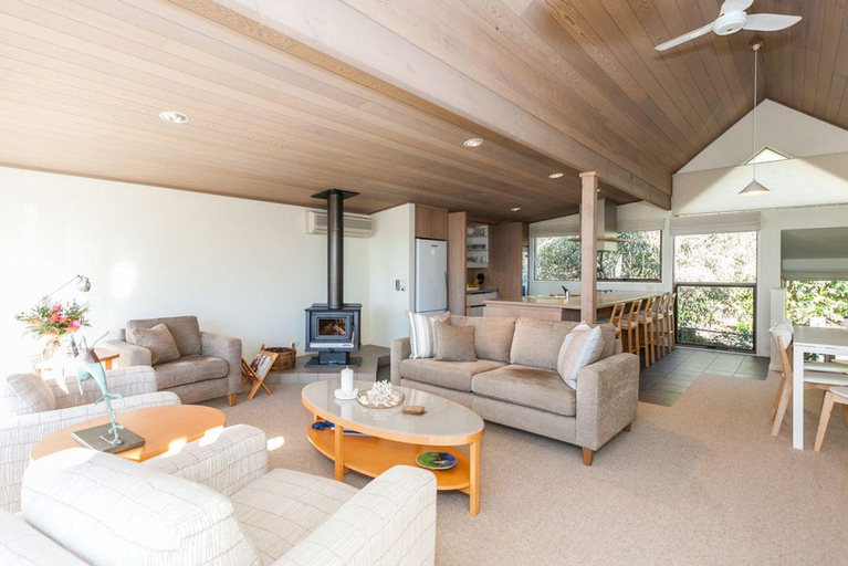Others 4, Top Deck, Surf Coast - West