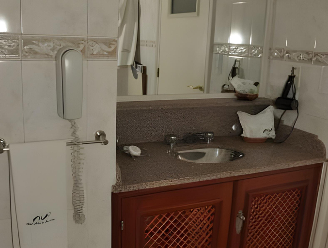 Bathroom 4, Altos de la Vina, Wine Hotel & Spa, Capital