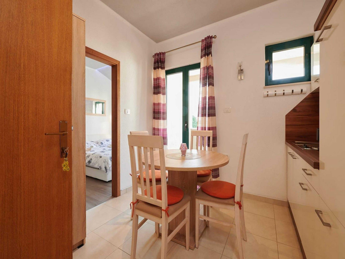 Others 5, Apartments Vujina - Comfort Studio Apartment with Terrace 3 Luka, Kaštela