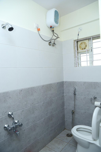 Bathroom 4, Hotel Bangalore Airport Inn, Bangalore Rural