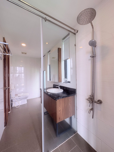 Bathroom 4, 9Trip Stay in Dalat Center Residence - 4 Star Service Apartment, Đà Lạt