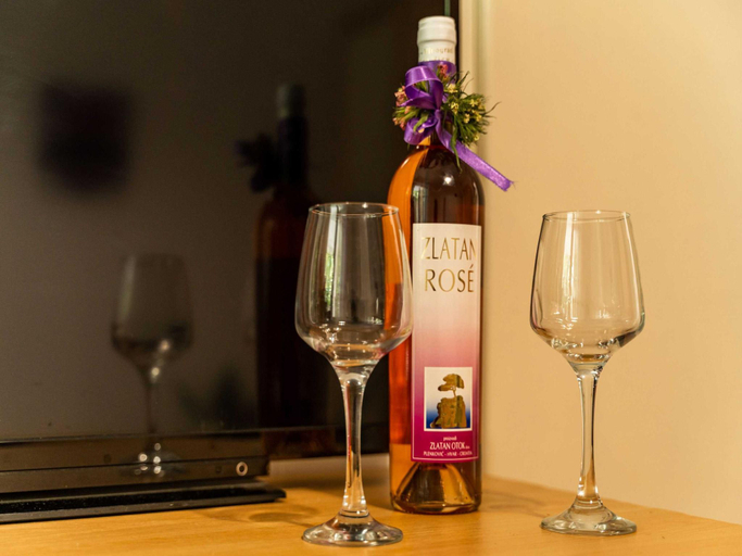 Food & Drinks 5, Apartments  Rooms Mara  Petrunjela - Deluxe Double Room with Sea View, Konavle