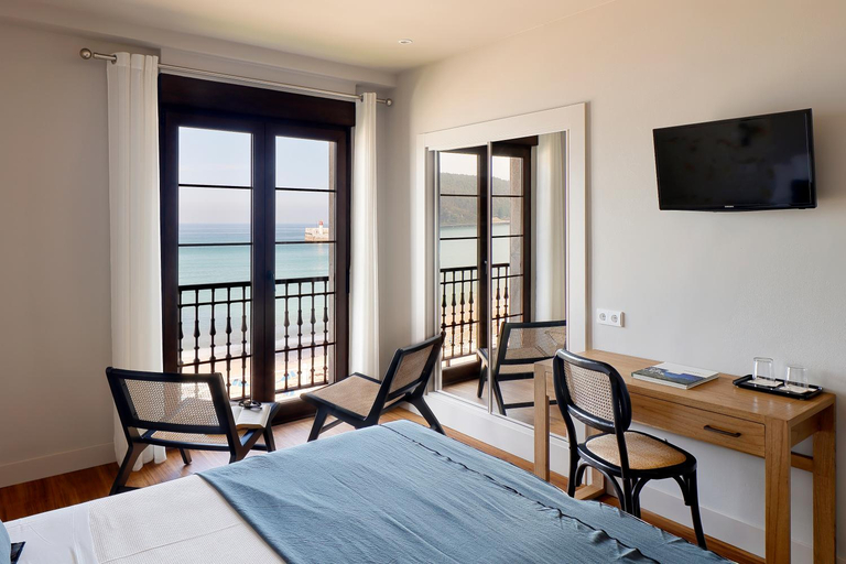 Bedroom 3, Hotel Ribadesella Playa, Asturias