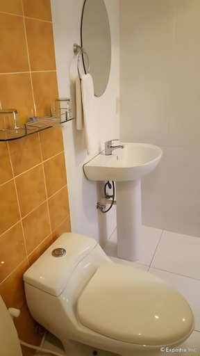 Bathroom 4, M Suites Hotel, Makati City