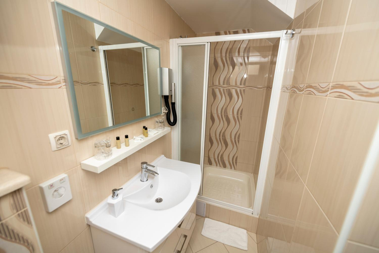 Bathroom 4, Deluxe Collection Hotel Kastel - Depadanse, Split