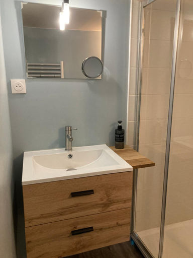 Bathroom 2, L'EAU QUI DORT - Chambres et Tables d'hotes, Côtes-d'Armor